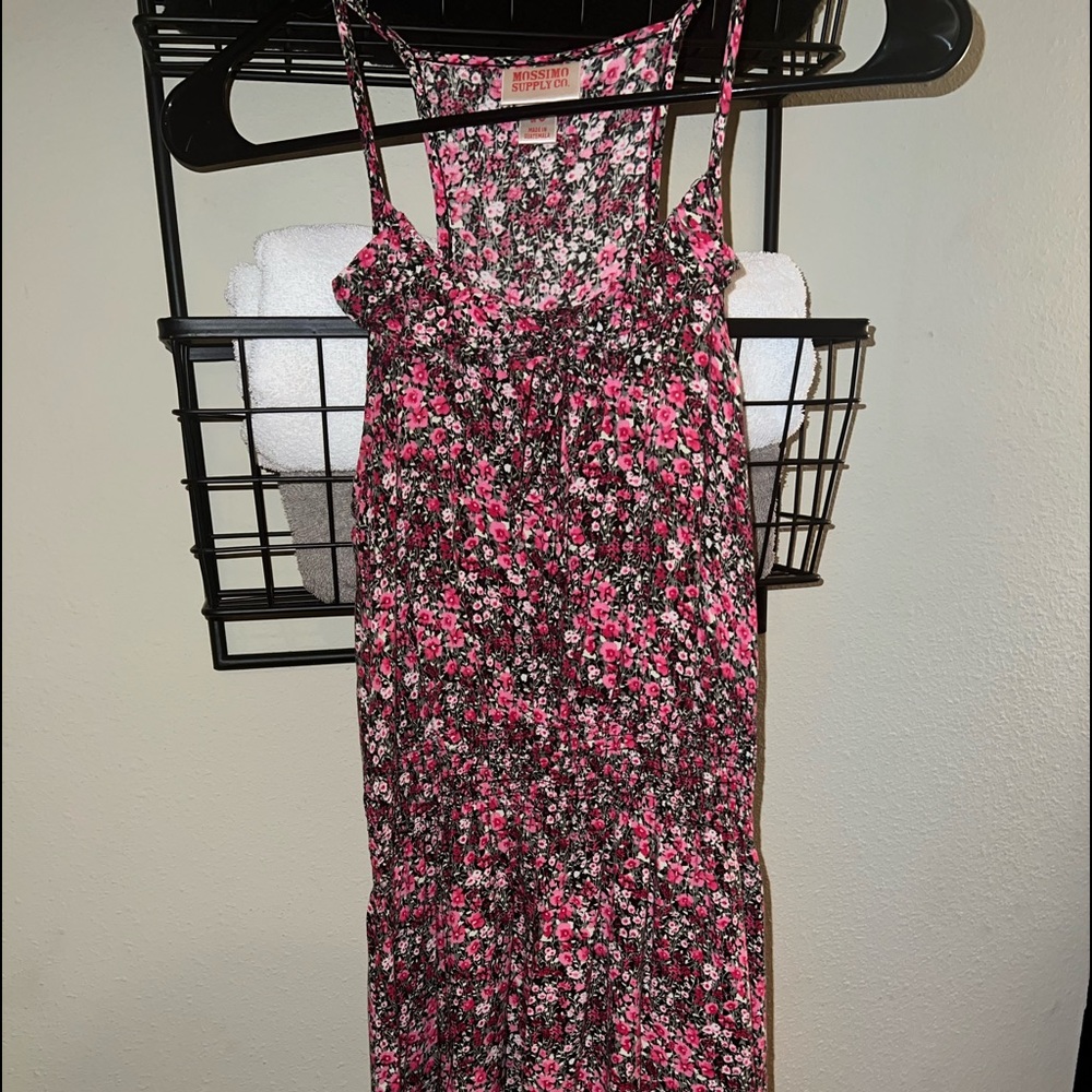 Woman’s small sun dress flower print